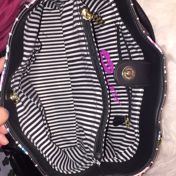 💞👜Luv Betsey Johnson Rosebud satchel purse👜💞 - Picture 5 of 8